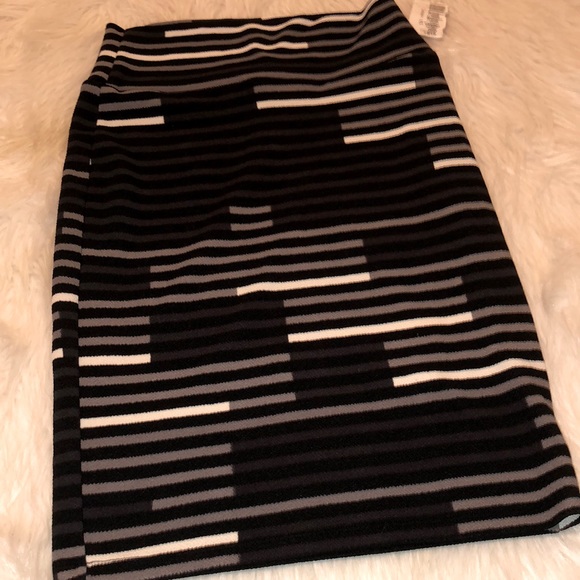 LulaRoe Skirt (3/$21 in bundles of 3 or more)